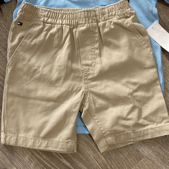 Tommy Hilfiger 2 piece set NWT!, size 3T, khaki shorts and polo shirt - Picture 7 of 14